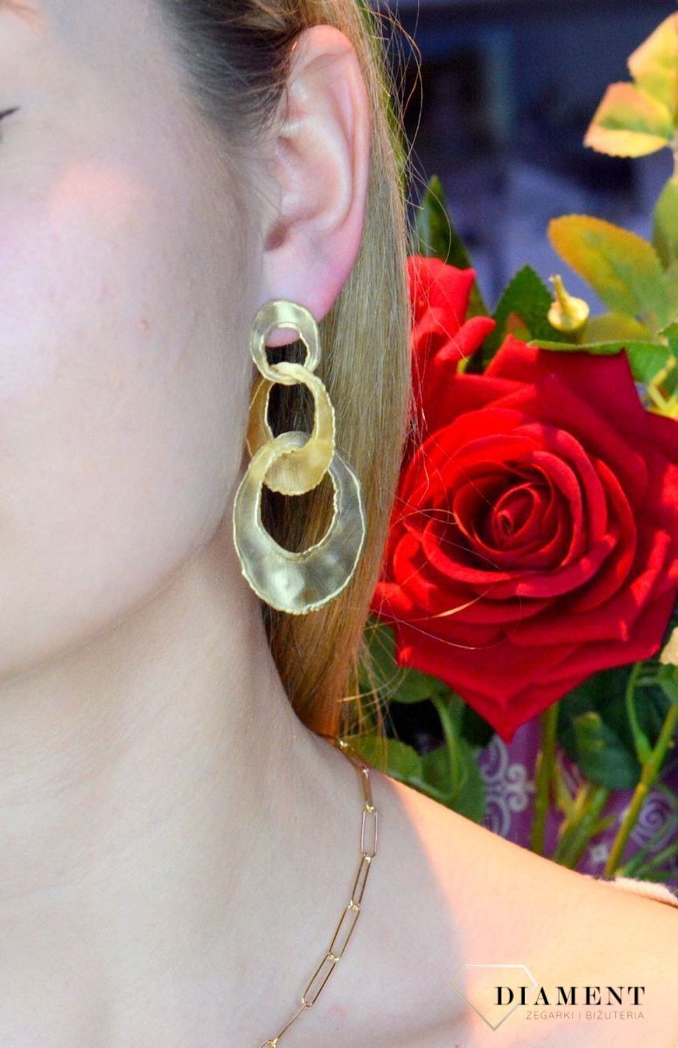 Złote kolczyki 585 gniecione kółeczka potrójne OR AQ H4180228. Srebrne kolczyki duże owalne w pozłoceniu wiszące o okrągłym kształcie💎 Srebrne kolczyki okrągłe w pozłoceniu żółtego złota to ponadczasowa biżuteria 💎. Bi.jpg